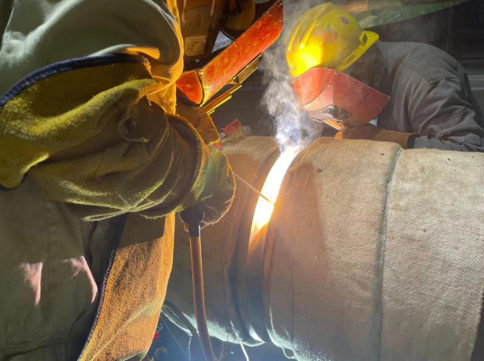 深能河源项目4机组主蒸汽管道开始焊接